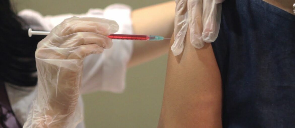 Do Vitamin B12 Shots Work? | #BeautyExperienced Ep. 4 | NEWBEAUTY