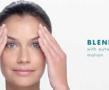 Skin Care Routine - How To Apply A Vitamin C Gel | SkinCeuticals