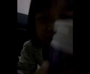 Maisarah makan vitamin