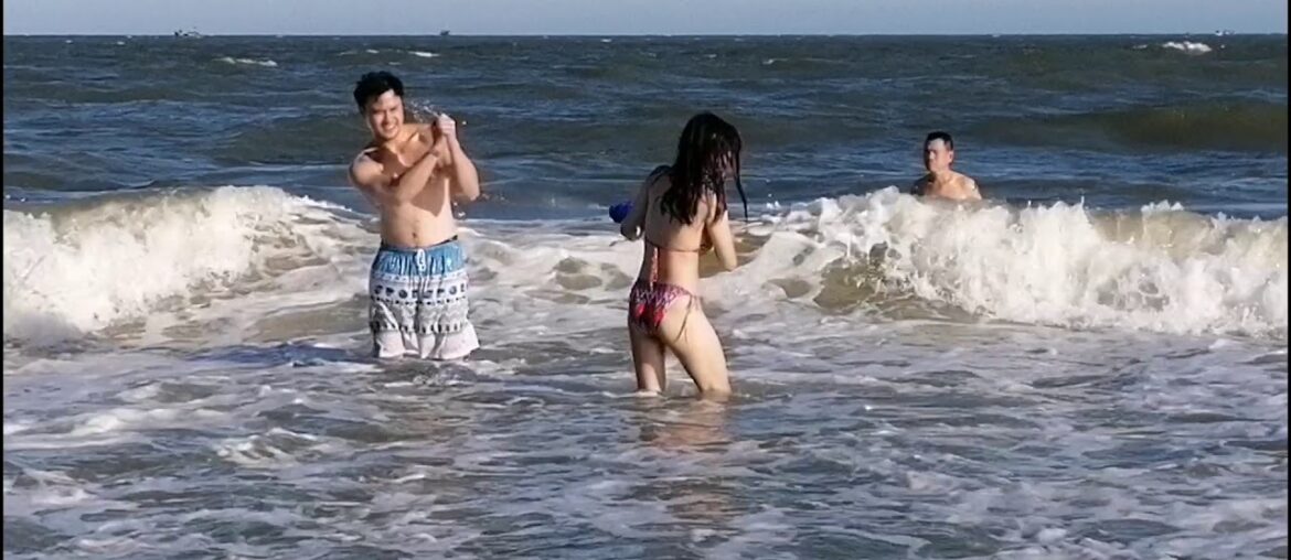 Vitamin D and sea can prevent COVID-19 | a lovely day at the beach in Vung Tau, Vietnam 2020