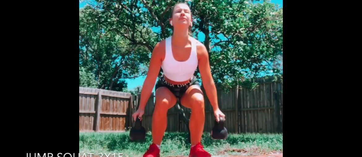 Leg & Booty Building & Toning Kettlebell Workout in the Backyard!🍑🌞