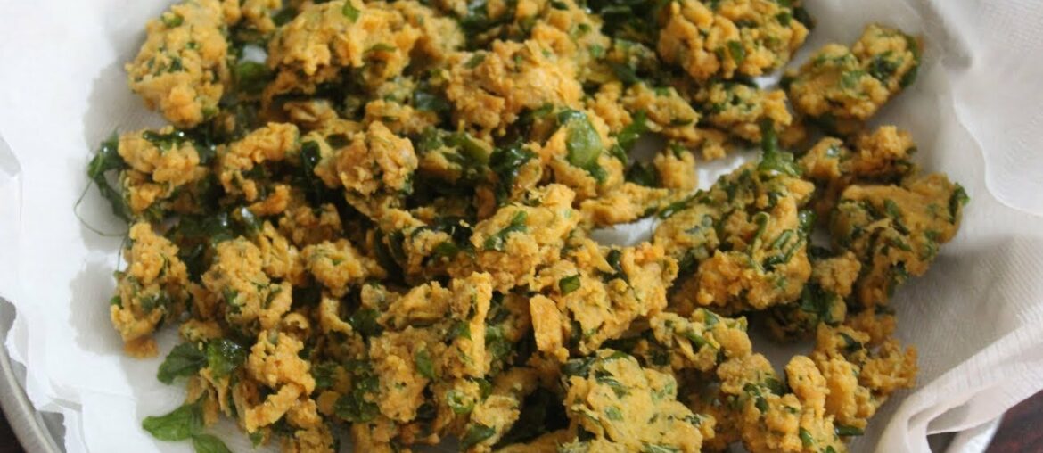 Drumstick/Moringa Leaves/Munagaku -Pakoda/Pakora, leaves are rich in vitamins B,C,A & E & many more.