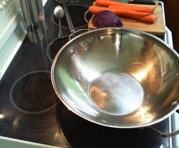 Immune system enhancing vegetable soup, with health supplements and seaweeds for optimum nutrition.