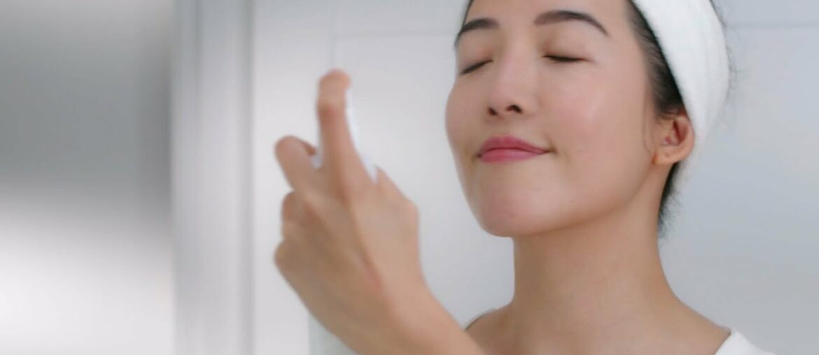 Get to know our Vitamin Toner Pore-refining Mist | Tropic Skincare