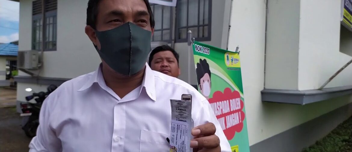PEMBAGIAN HAND SANITIZER DAN VITAMIN C DI DINAS KESEHATAN KABUPATEN KAPUAS HULU