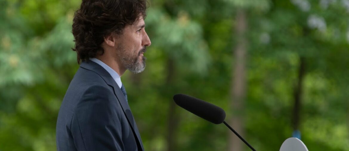 New COVID-19 projections show cases are declining in Canada