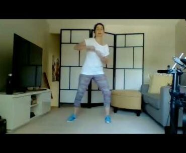 Cardio exercise class for seniors with Vintage Fitness