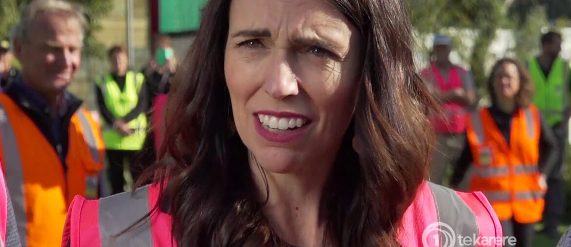 PM visits kiwifruit packhouse as redeployed workers near end of shift