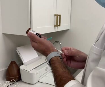 Vitamin B12 injection