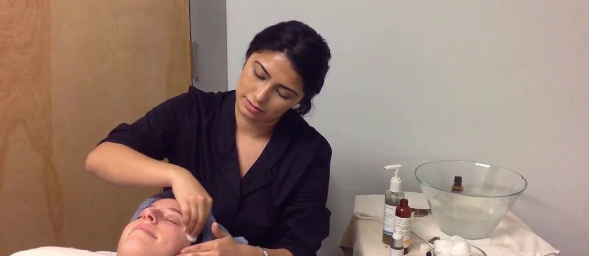 How to get clear, glowing, spotless skin. No need for makeup. Vitamin E Oil Skincare Routine