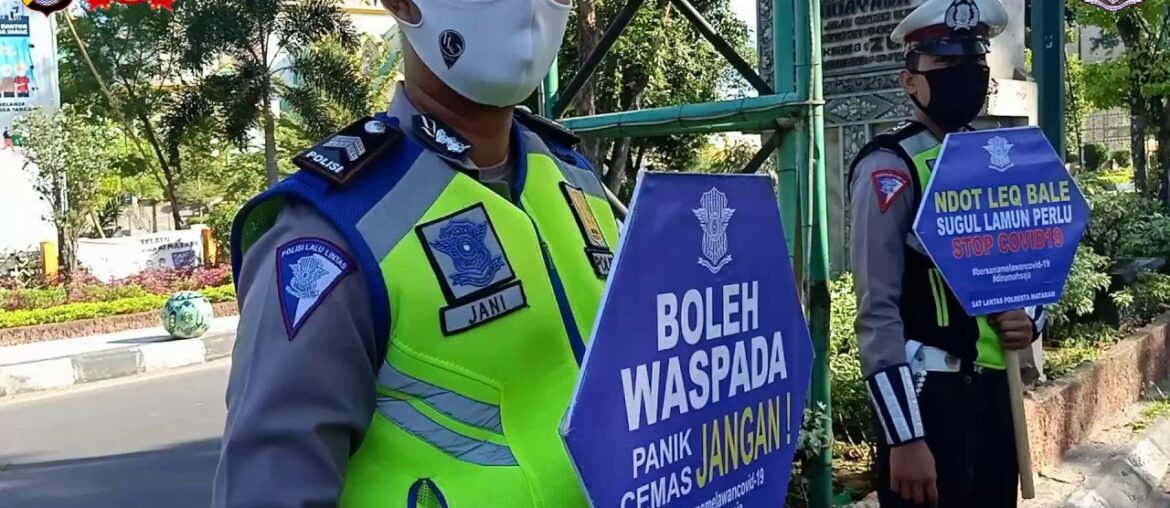 Pembagian Masker, Vitamin, Hand Sanitizer dan Himbauan Covid 19 di Simpang Empat Bank Indonesia