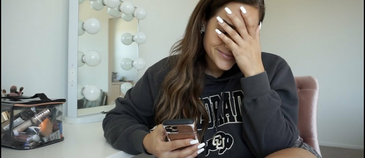 My boyfriend SURPRISED ME *emotional* + Makeup Organization in my new room | Moving Vlog