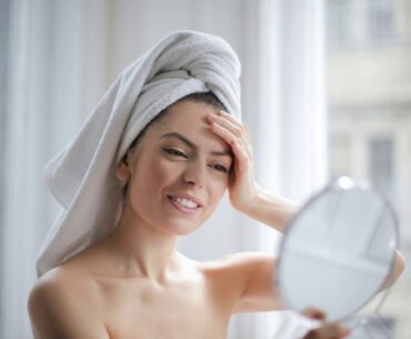 8 Benefits Of Drinking Lemon Water | Health Harmony