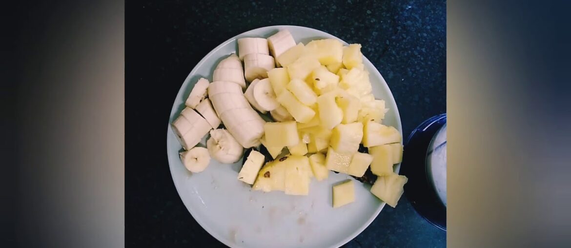 Pinnaple dates and banana smothie