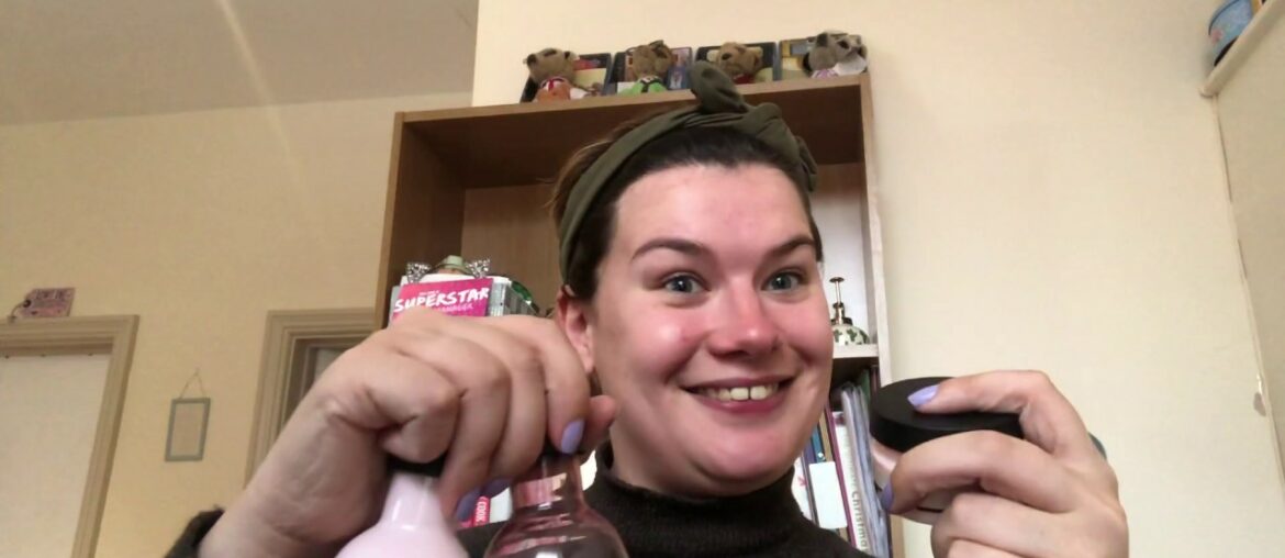 A simple skincare routine: The Body Shop Vitamin E