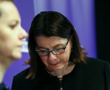 Victoria's health minister issues emotional apology over her COVID response