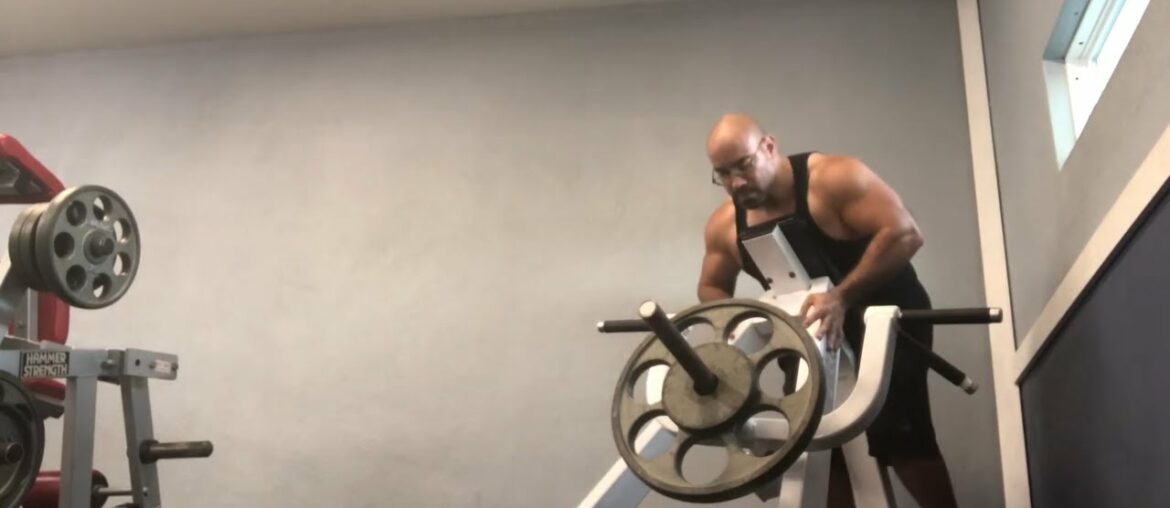 GAINING MUSCLE YET LOOKING LEANER HOW?