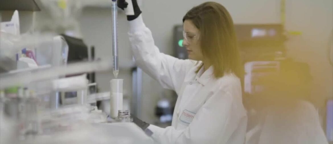 Experts: COVID-19 vaccine trial is safe