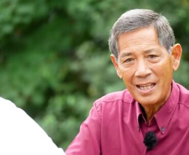 Sucharit Bhakdi spricht Klartext: ist COVID 19-Impfung zu verantworten?