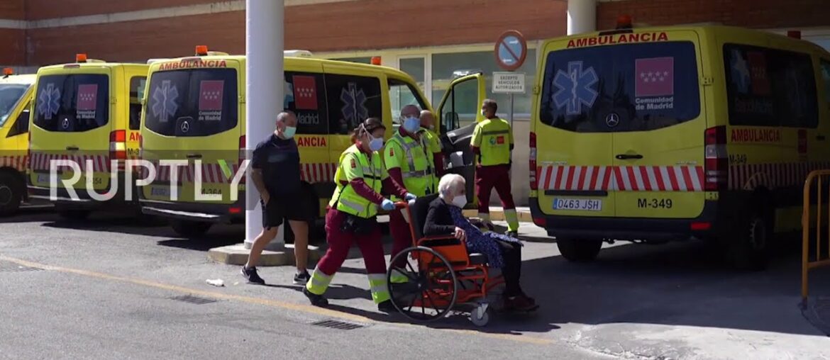 Spain: Residents of Madrid's Usera district react to increase in COVID cases