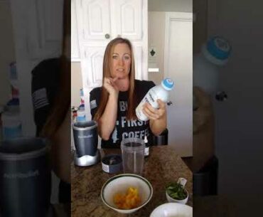 PINEAPPLE-MANGO SPINACH SMOOTHIE!