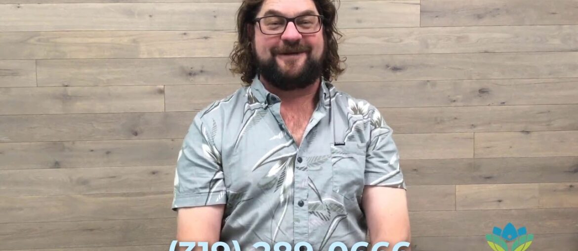 knee pain when walking North Liberty IA | knee pain relief doctor North Liberty IA