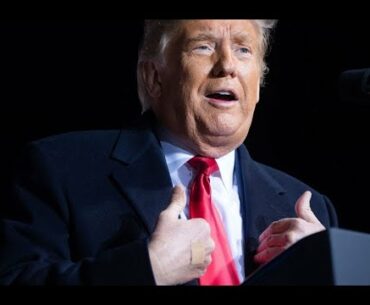 Trump claims immunity of Coronavirus: "I could come down and start kissing everybody"