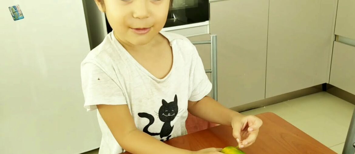 VITAMIN C IS GOOD FOR OUR HEALTH  BY BABY CESUR. IMPORTANT MESSAGE FOR KIDS.