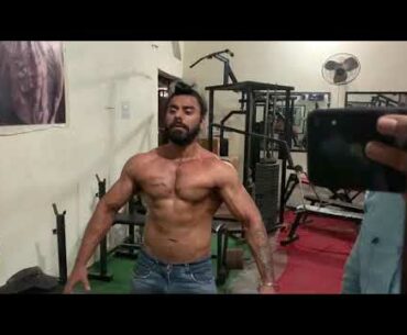 punjab bodybuilder Muscle posing shark muscle