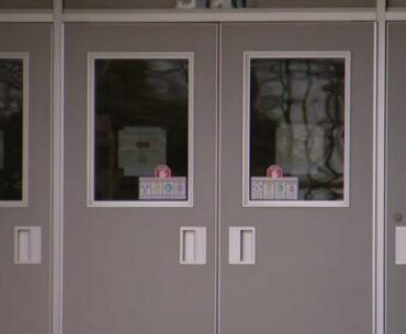 With major spikes in COVID-19 cases, school districts make decision to go fully remote