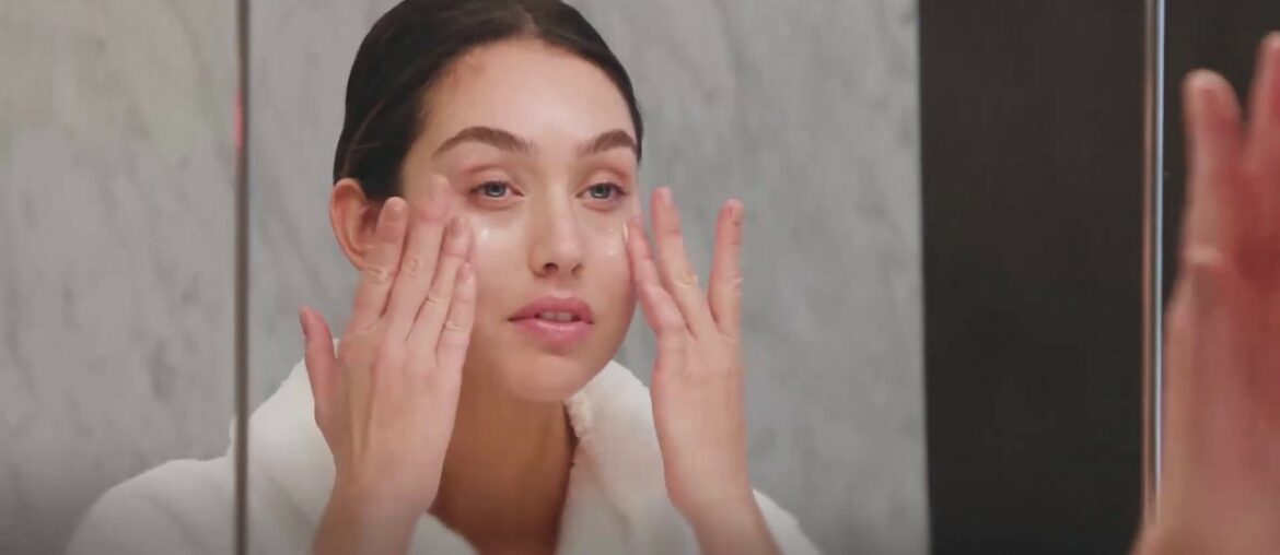 Omorovicza Product Tutorial: How to use Daily Vitamin C serum