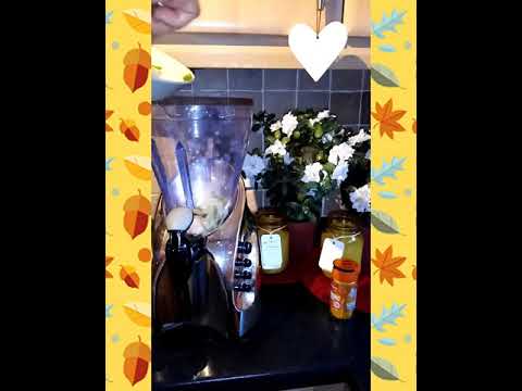 Spinach, apple and pear smoothie.