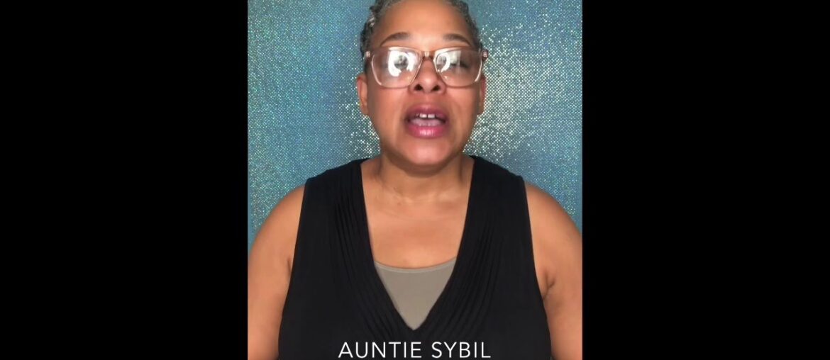 Confident Beaute Unboxing - Mature Makeup