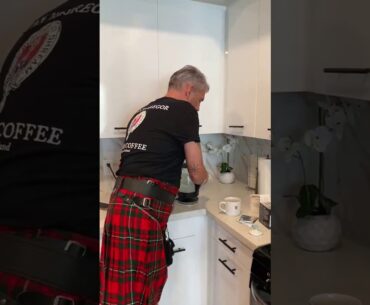 CLAN MCGREGOR VITAMIN COFFEE brewing