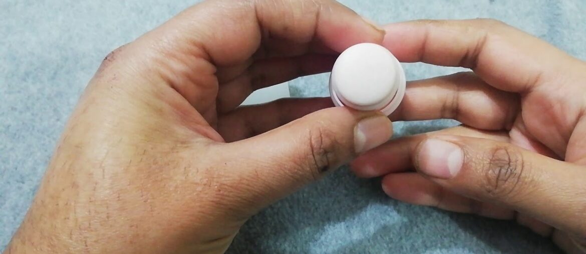 The Bodyshop vitamin E eyes cube