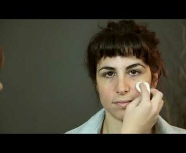 Facial Cleansing With Vitamin E Oil