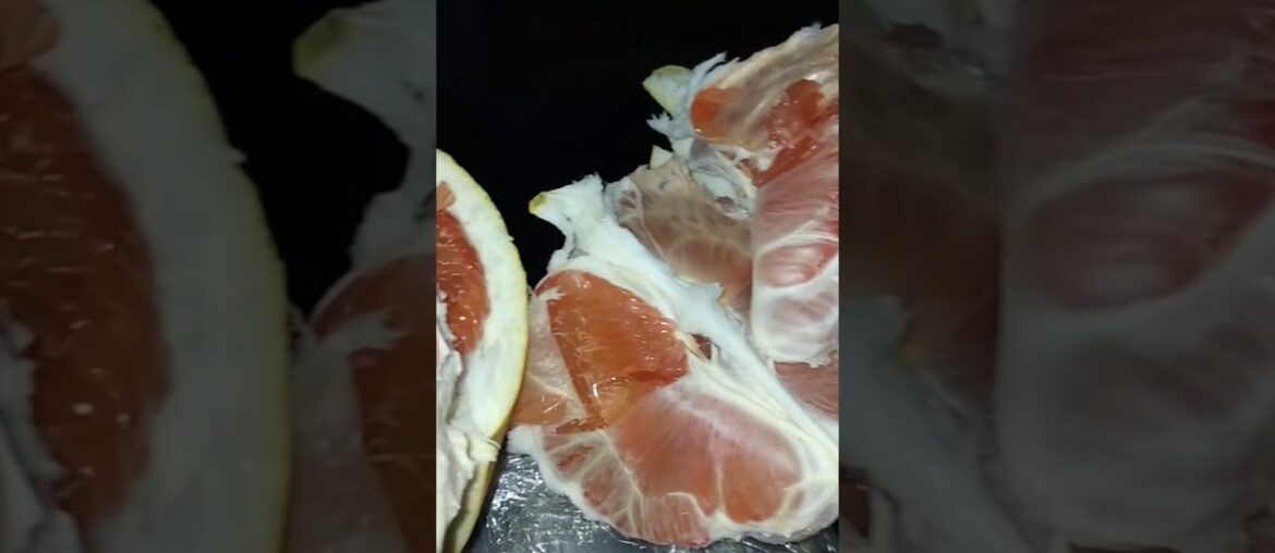 Kumakain Ka Ba Nito?? | Pomelo or Suha #shorts