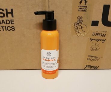 The Body Shop Vitamin C Glow Revealing Liquid Peel Review