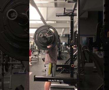 215 lbs x 6 REPS SQUAT
