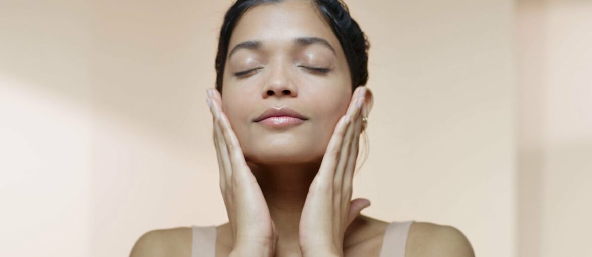 Beauty Application - Ideal Resource Renewing Pro-Vitamin C and E Oil Concentrate