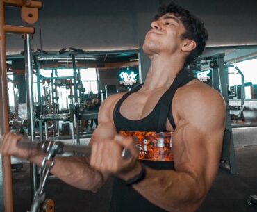 Training At A New Gym!