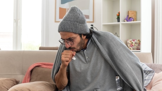 Dr Dmitry Yaranov said that "pushing through when you are sick is not strength"; he advised proper rest.(Freepik)