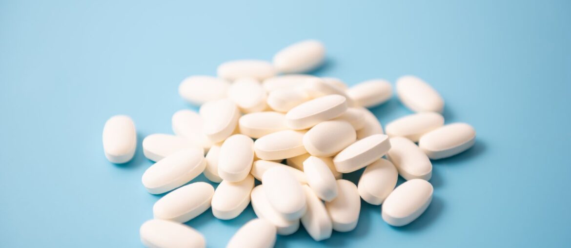 We Asked a Nutritionist Which Supplement Is Most Important for Women Over 30