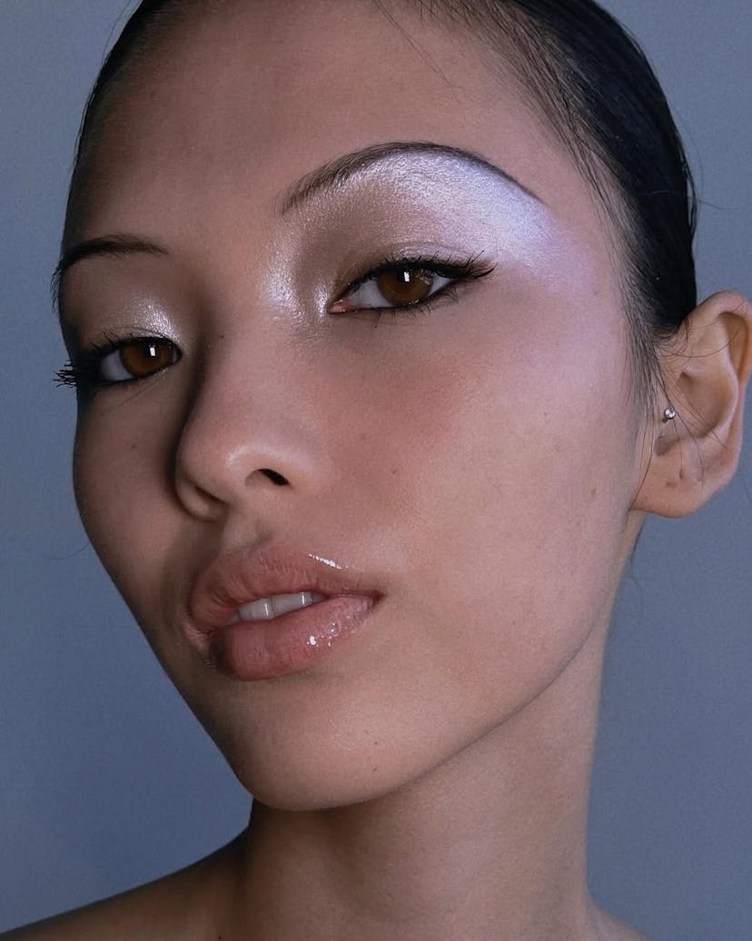 frosted lids beauty trends 2025