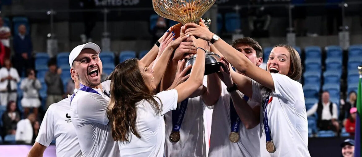 Swiatek fitness concerns dampen Polish Cup triumph