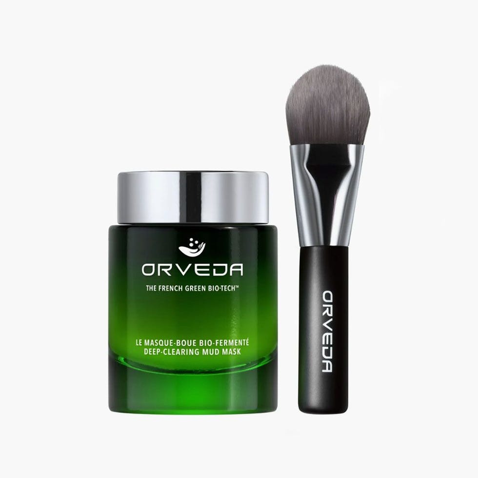 Deep-Clearing Mud Mask Treatment