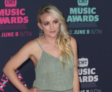 'tons of make-up and pounds of fake hair'