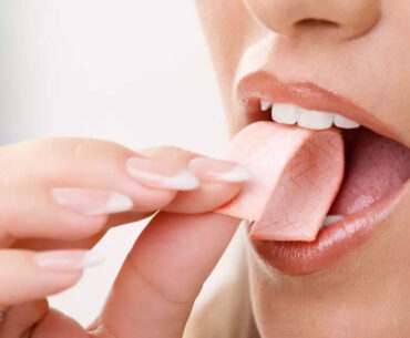 Chewing gum has no nutrition, but scientists say it does something unexpected to your brain