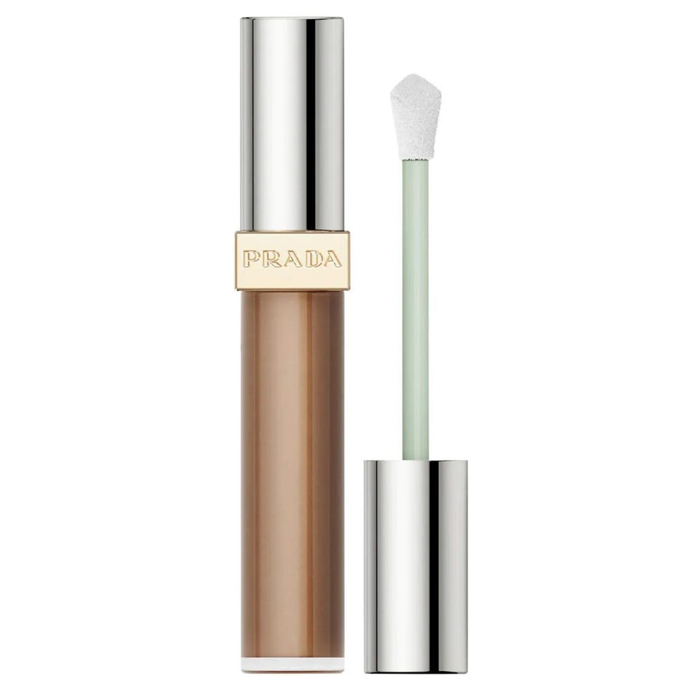 Micro-Correcting Blurring Concealer with Peptides