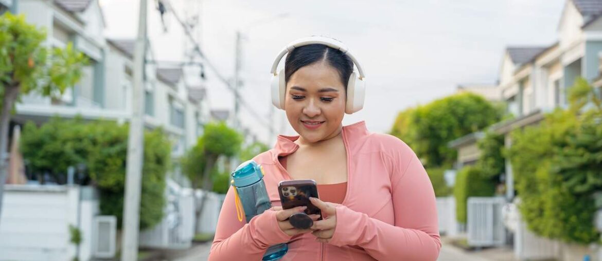 Hit Play & Get Moving: Podcasts To Power Your 2026 Fitness & Health Goals